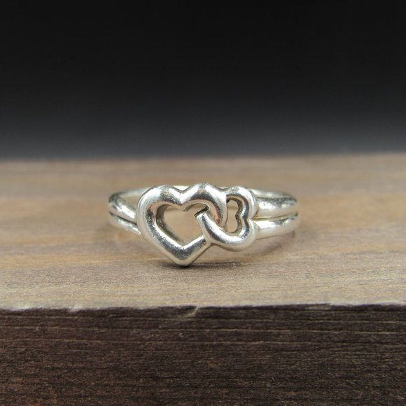 Size 5.75 Sterling Silver Interlocked Hearts Band - Picture 2 of 6